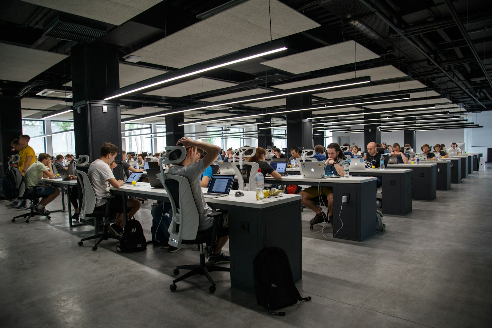 Especialista em serviços gerenciados de TI e suporte corporativo operando central de monitoramento 24x7